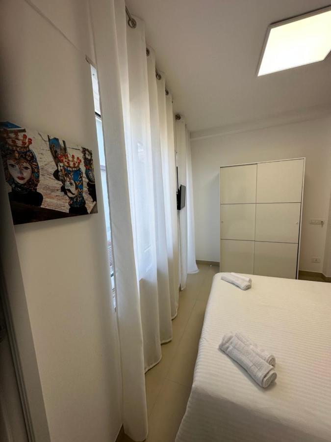 Four Rooms Naxos Giardini Naxos Exteriör bild