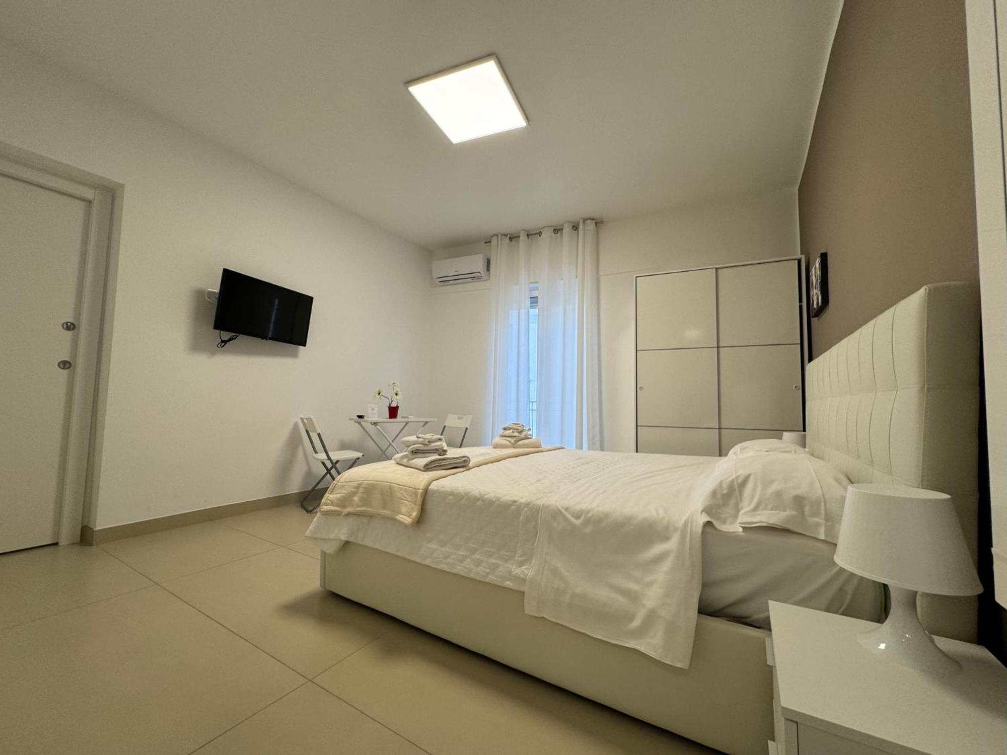 Four Rooms Naxos Giardini Naxos Exteriör bild