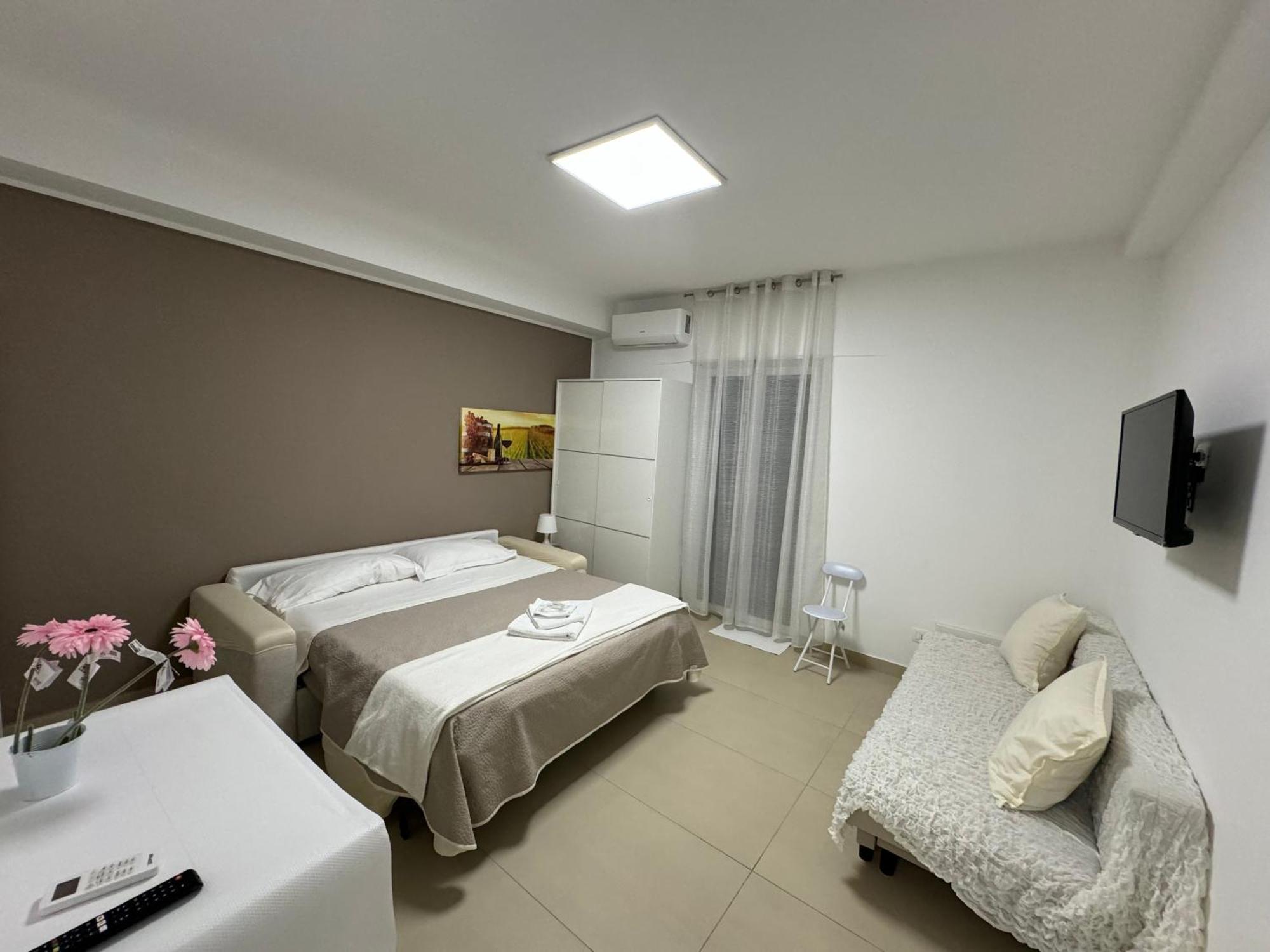 Four Rooms Naxos Giardini Naxos Exteriör bild